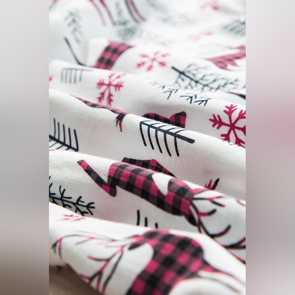 Cozy White and Red Reindeer Pajamas - Picture 5 of 10